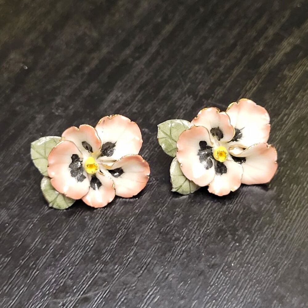 Vintage Ceramic Pansy Flower Stud Earrings Butterfly Back Cottagecore Coquette